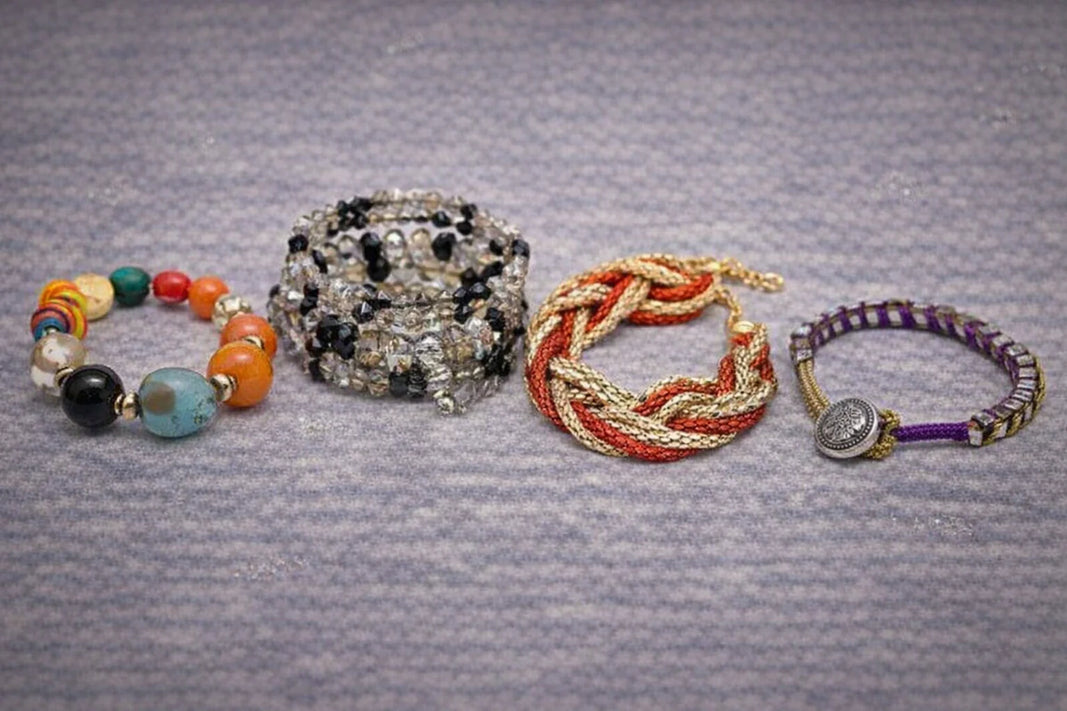 Bracelets/Wrap-around Bracelets