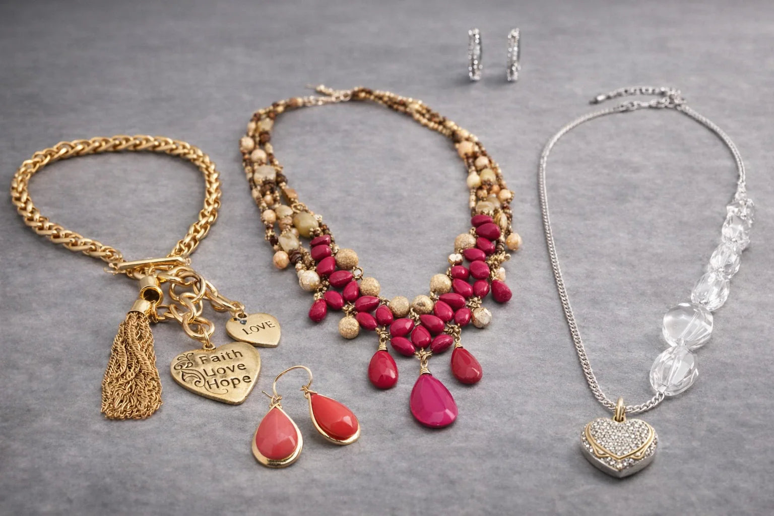 Necklaces/Beaded Necklaces