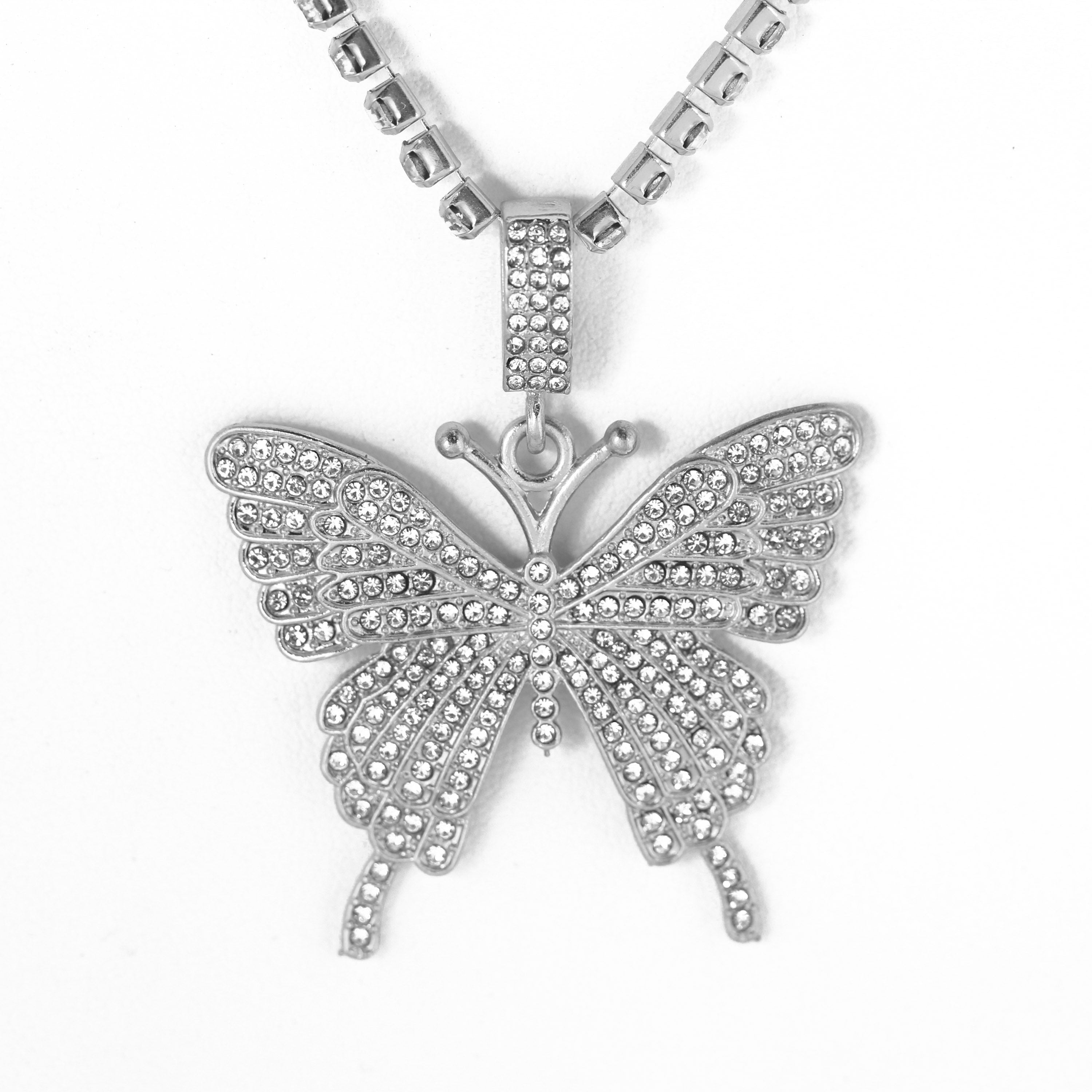 SILVER BUTTERFLY PENDANT PAVE CRYSTAL AND CURB CHAIN  NECKLACE#SQGN-20210204SIL (EE2 , EE3)
