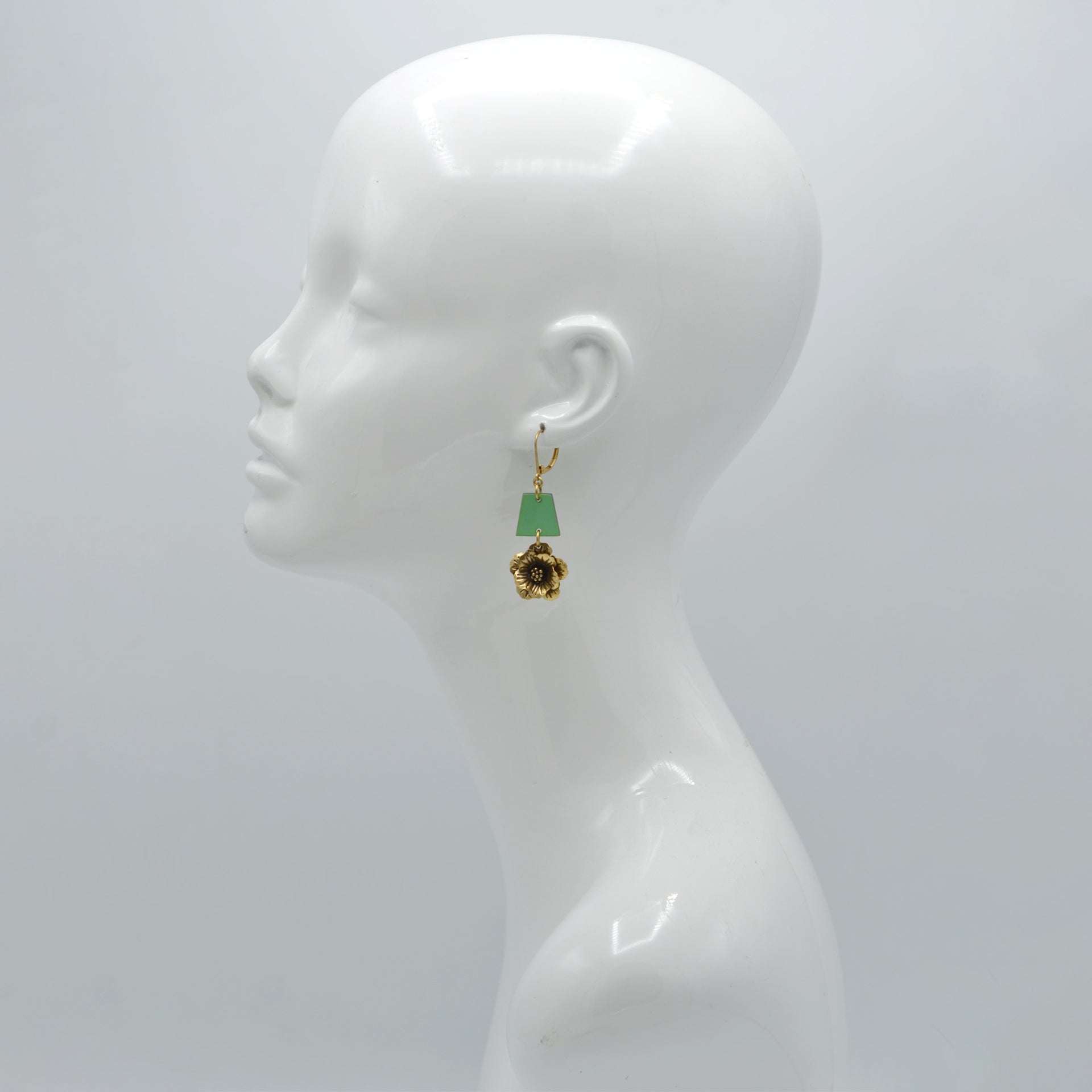Antique Gold Flower Green Drop Earrings #195TL3101 (2C2)