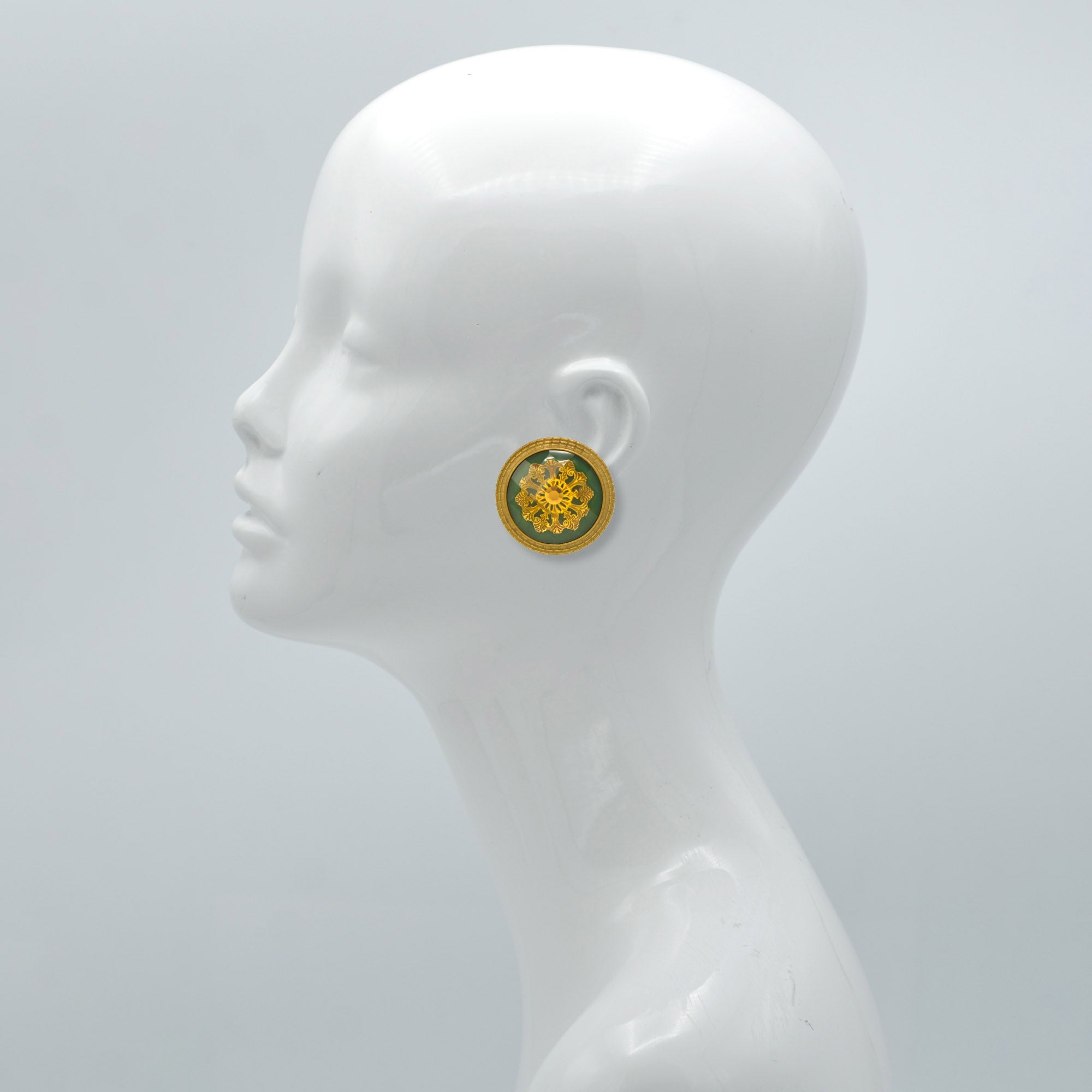 ANTIQUE GOLD GREEN ROUND CLIP EARRINGS #195TL3401 (2C1)