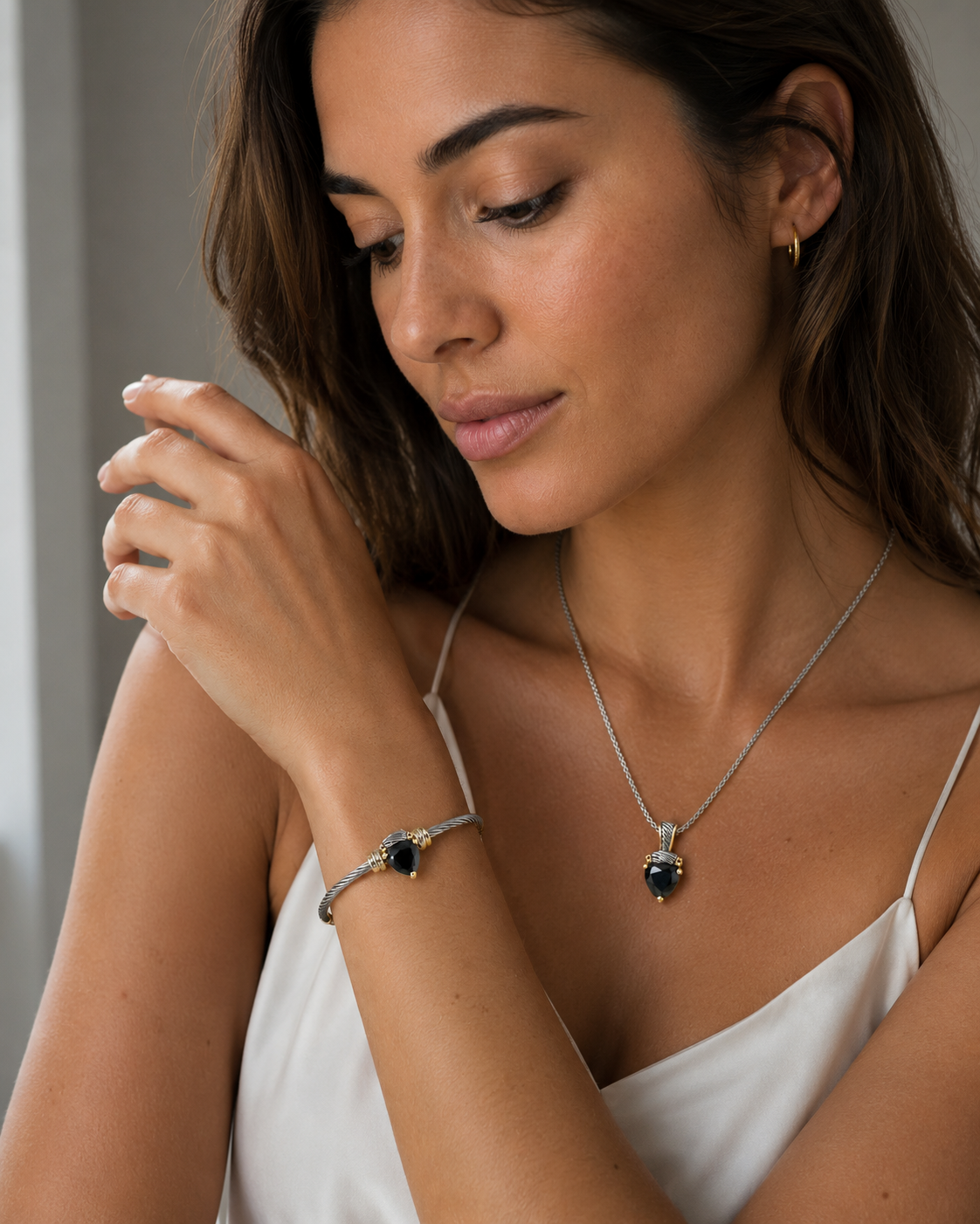 Black Heart Stone Pendant Necklace – 18