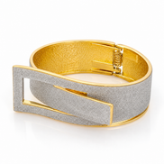 GOLD GLITTERING BUCKLE HINGED  BRACELET #SA-DB06NOV11(GE18)