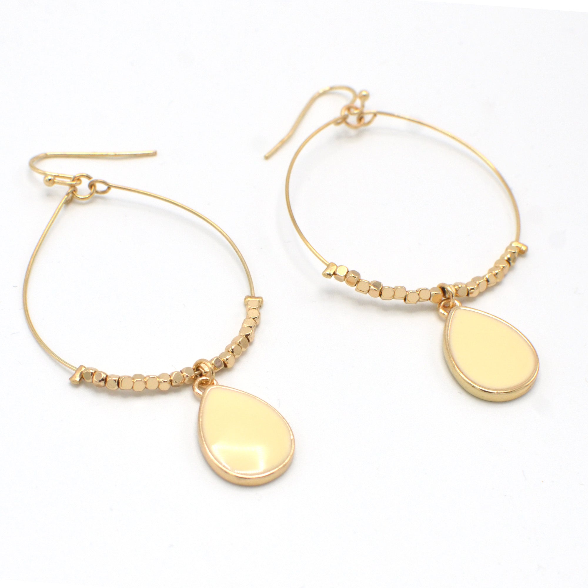 GOLD CREAM TEARDROP EARRINGS # SQXL102803CR (RG22)
