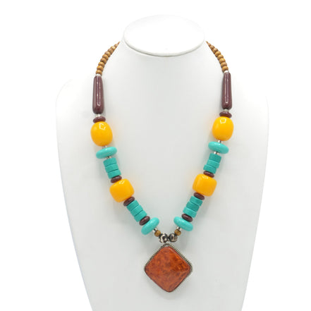 ORANG AND GREEN RESIN BEAD PENDANT NECKLACE #N43101