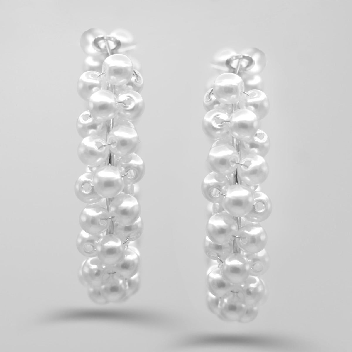 Tazza Women's Chunky White Faux Pearl Hoop Earrings | Silver-Tone Beaded Cluster Statement Hoops | Elegant Bridal & Evening Fashion Costume Jewelry # HNE90691RDWH(RD12)