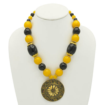 BLACK & AMBER BEADS WITH ROUND GOLD PENDANT NECKLACE # FWNK-2109-73