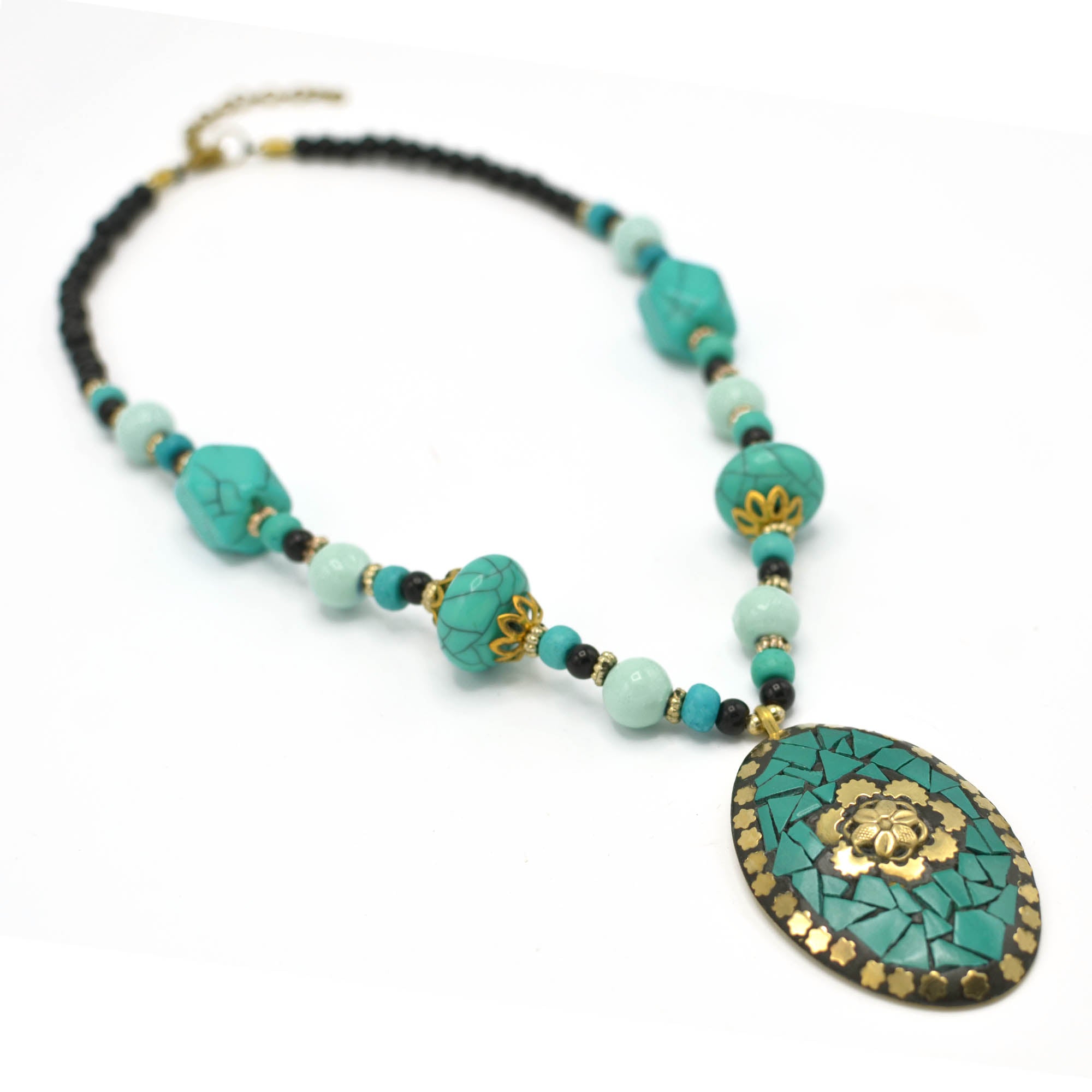 TURQUOISE AND BLACK BEADS WITH GOLD OVAL PENDANT NECKLACE# FWNK-2109-82