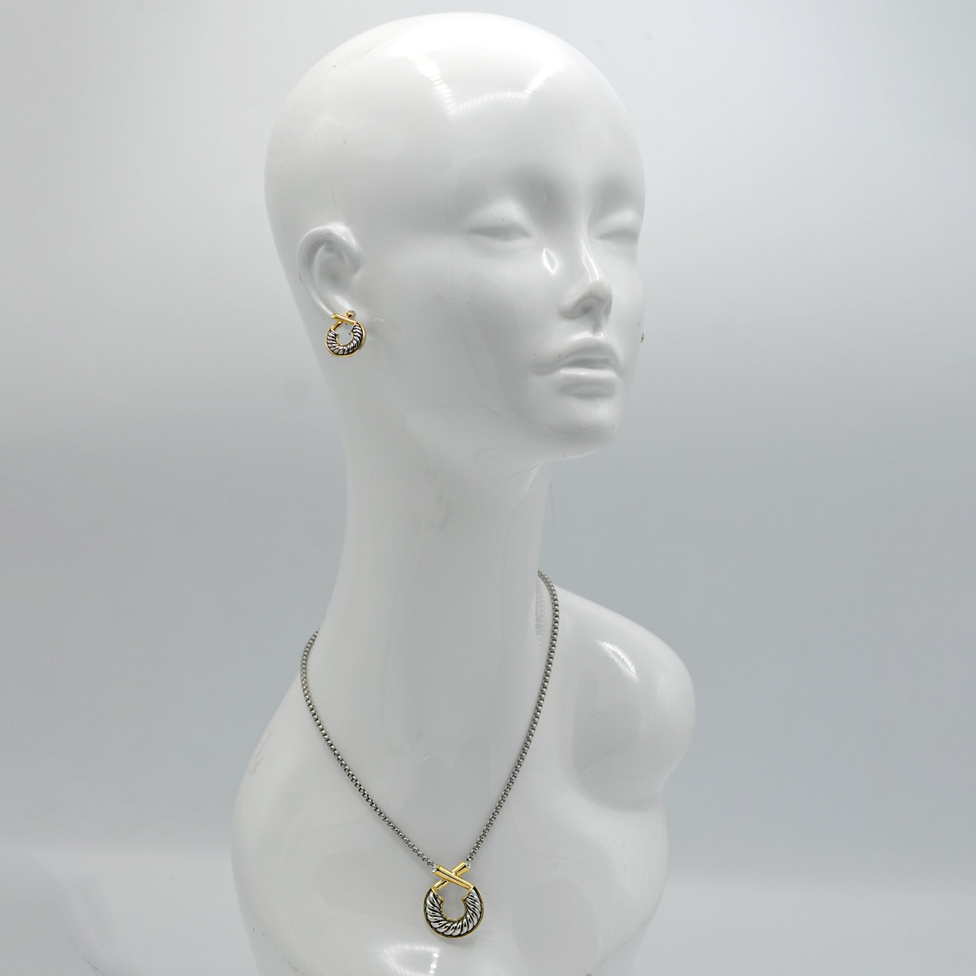 Two Tone classic Cable Pendant necklace #611091NK(FA19)