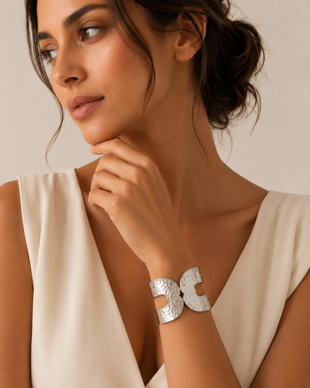 RHODIUM HAMMERED HINGED CUFF  BRACELET #HB9967RHOD (LG19/Top-LH19)