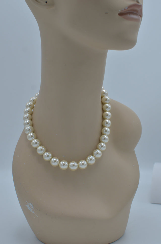 GOLD 12 MM CREAM PEARL SHORT NECKLACE #SQ321-1439G (IE21)