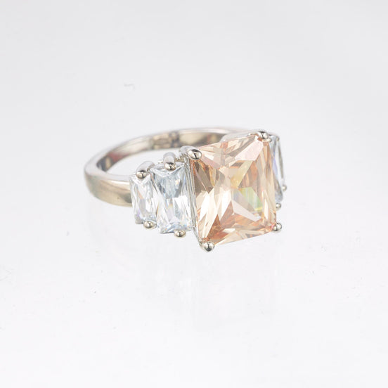 8653R Faceted Ring With Baguettes