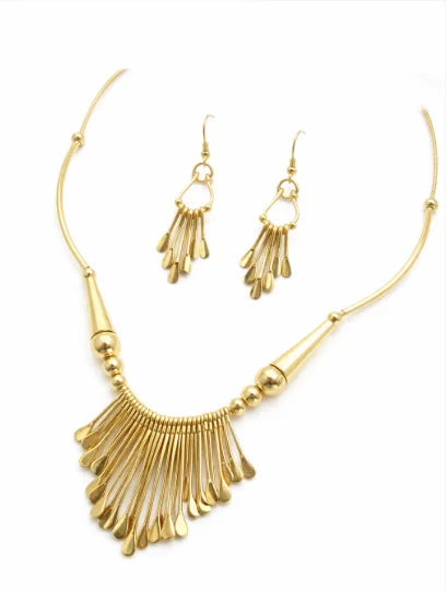 GOLD INTRICATE TRIBAL DESIGN NECKLACE AND EARRINGS SET  #HNNE3241_GOLD (CH3/CG1)
